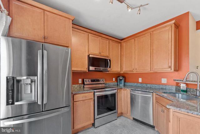13129 ENGLISHWOOD LN, Fairfax, VA 22033