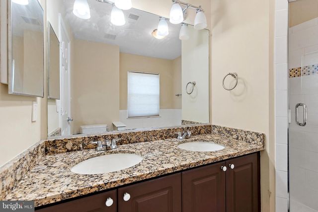 13129 ENGLISHWOOD LN, Fairfax, VA 22033