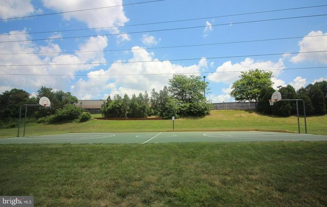 13129 ENGLISHWOOD LN, Fairfax, VA 22033