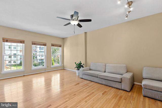 13129 ENGLISHWOOD LN, Fairfax, VA 22033