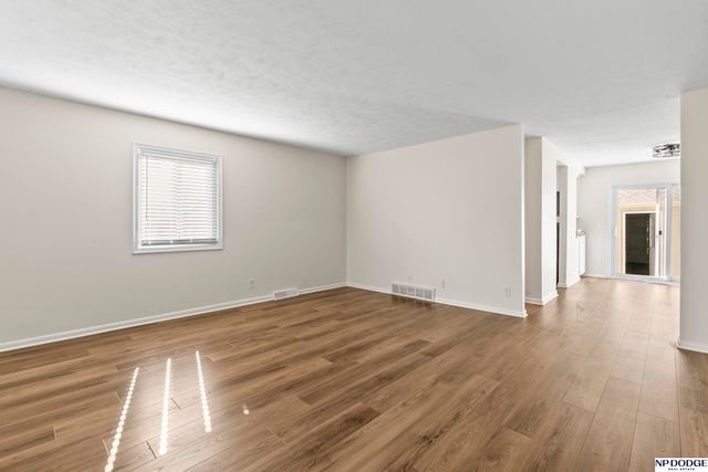 5117 S 126 Court, Omaha, NE 68137