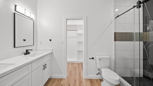 1504 W Blum Street B, Alvin, TX 77511