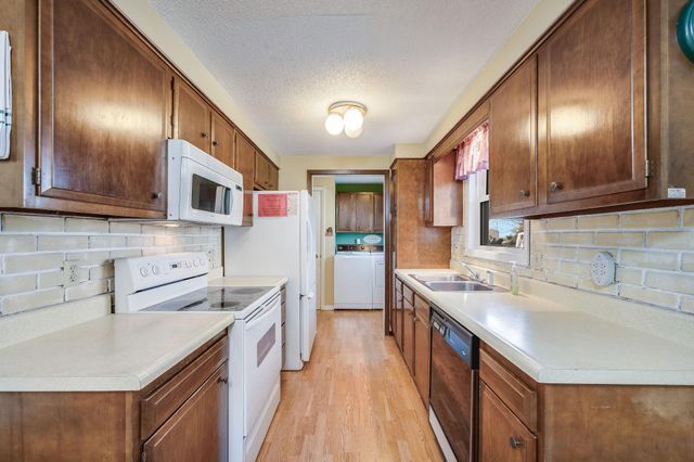 103 7th Street N, Swea City, IA 50590