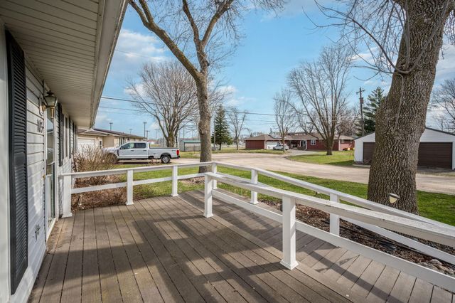 103 7th Street N, Swea City, IA 50590