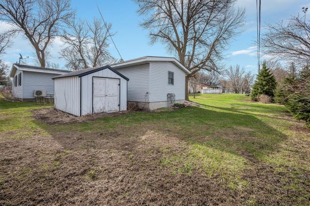 103 7th Street N, Swea City, IA 50590