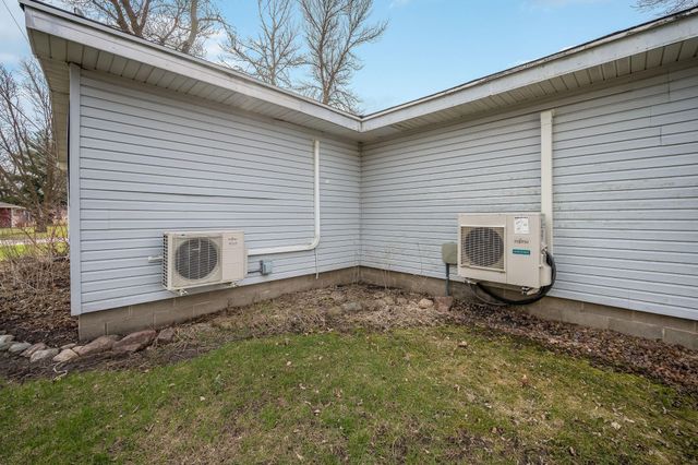 103 7th Street N, Swea City, IA 50590