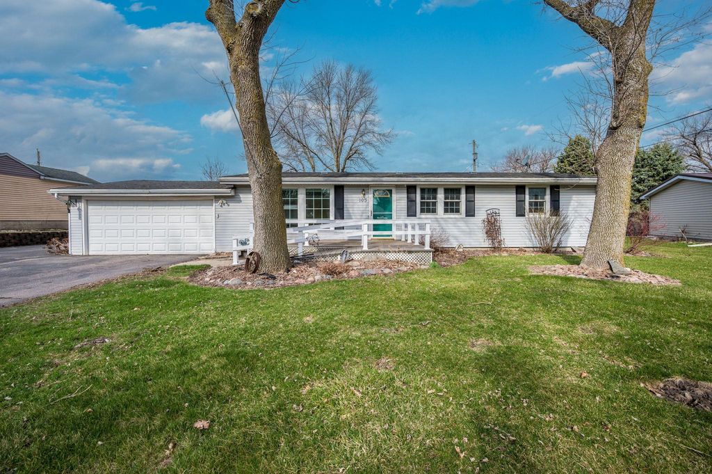 103 7th Street N, Swea City, IA 50590