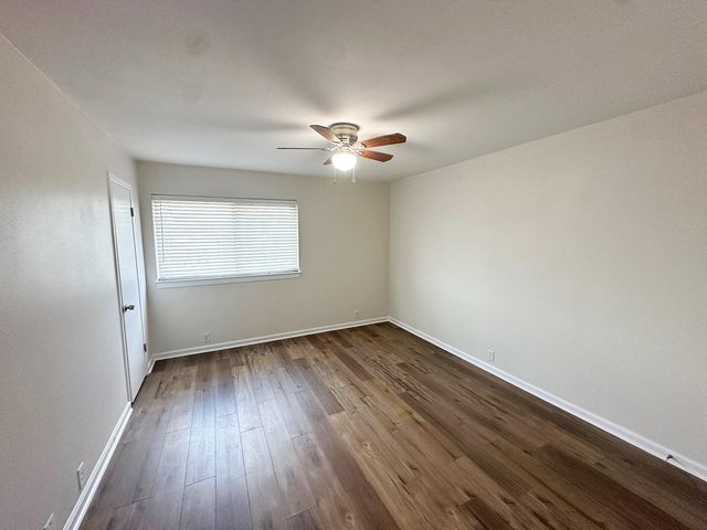 424 15th Street 104, Galveston, TX 77550