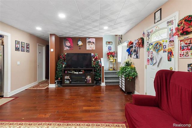 21456 Flanders Street, Farmington Hills, MI 48335