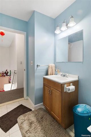 21456 Flanders Street, Farmington Hills, MI 48335