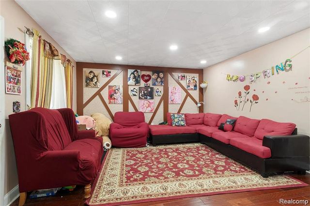 21456 Flanders Street, Farmington Hills, MI 48335