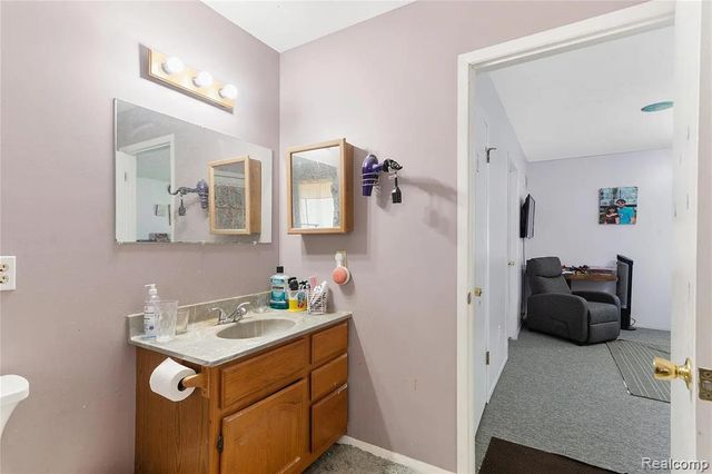 21456 Flanders Street, Farmington Hills, MI 48335