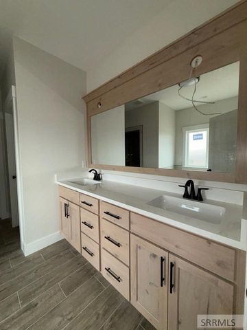 5513 Rock Hollow Lane, Idaho Falls, ID 83401