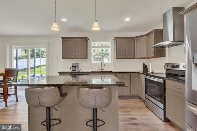 135 RED MAPLE DR, Etters, PA 17319