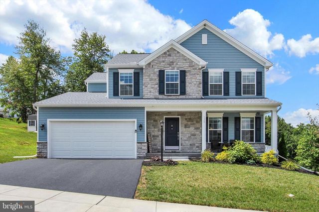 135 RED MAPLE DR, Etters, PA 17319