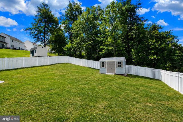 135 RED MAPLE DR, Etters, PA 17319
