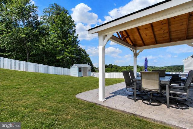 135 RED MAPLE DR, Etters, PA 17319