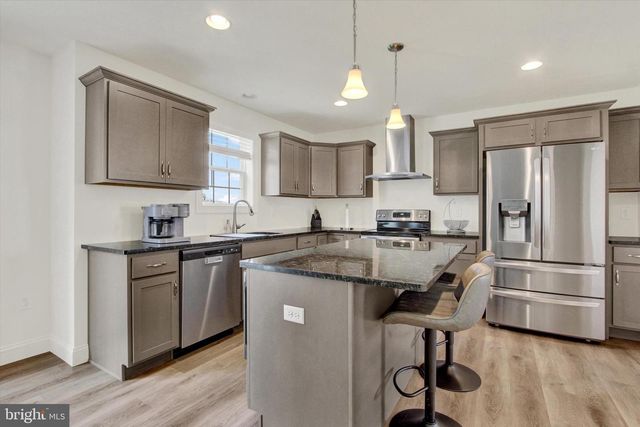 135 RED MAPLE DR, Etters, PA 17319