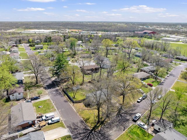 2508 CALICO LN, Columbia, MO 65202