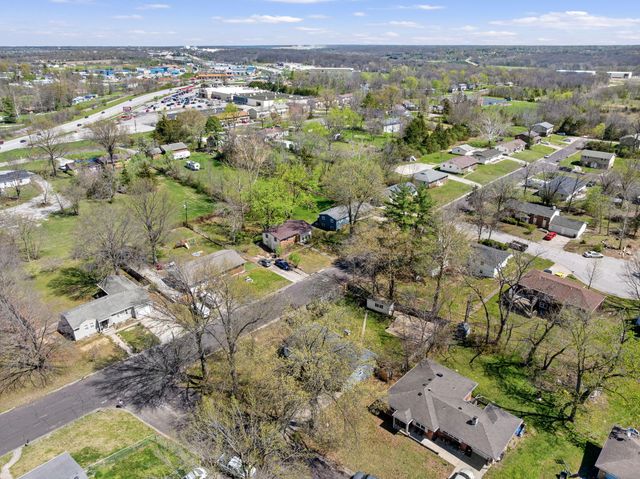 2508 CALICO LN, Columbia, MO 65202