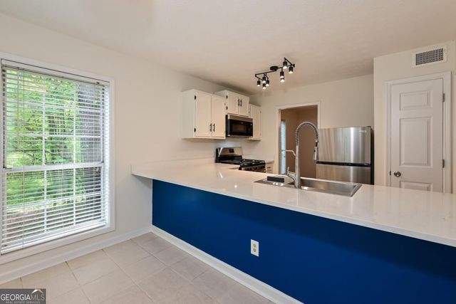 201 LENOX Way 201, Atlanta, GA 30324