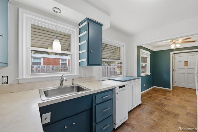24920 Star Valley Drive, Saint Clair Shores, MI 48080