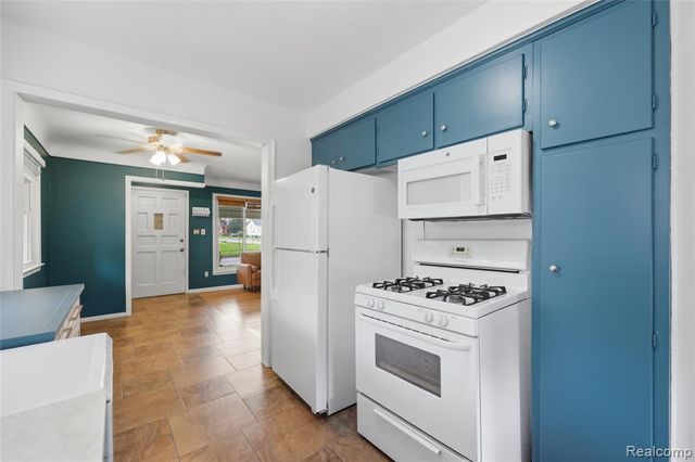 24920 Star Valley Drive, Saint Clair Shores, MI 48080