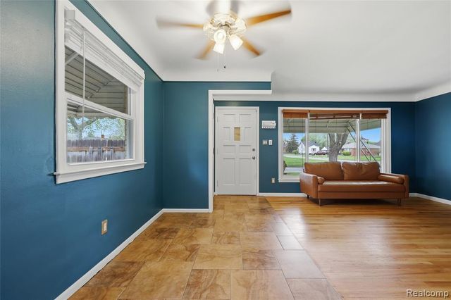 24920 Star Valley Drive, Saint Clair Shores, MI 48080