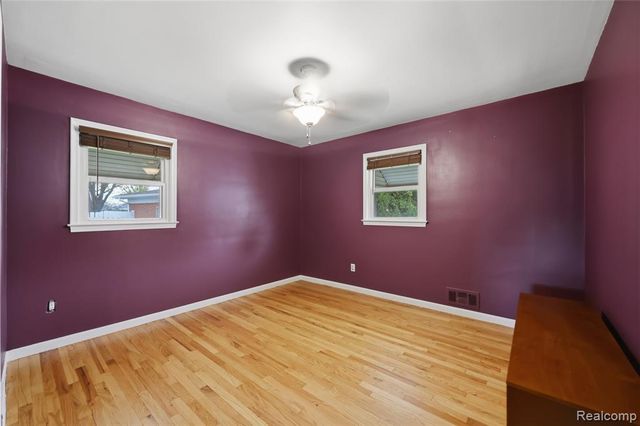 24920 Star Valley Drive, Saint Clair Shores, MI 48080