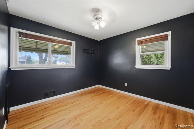 24920 Star Valley Drive, Saint Clair Shores, MI 48080