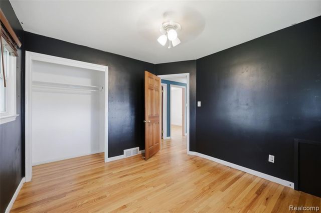 24920 Star Valley Drive, Saint Clair Shores, MI 48080