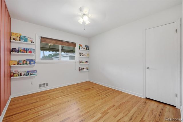 24920 Star Valley Drive, Saint Clair Shores, MI 48080