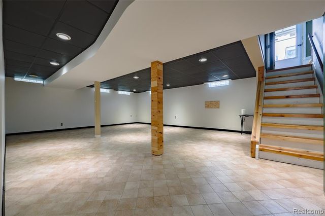 24920 Star Valley Drive, Saint Clair Shores, MI 48080