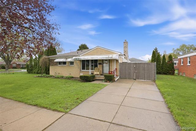 24920 Star Valley Drive, Saint Clair Shores, MI 48080