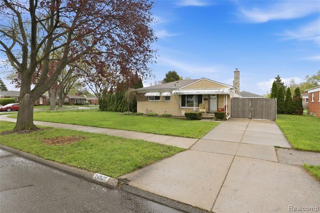 24920 Star Valley Drive, Saint Clair Shores, MI 48080