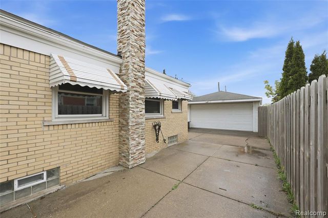 24920 Star Valley Drive, Saint Clair Shores, MI 48080