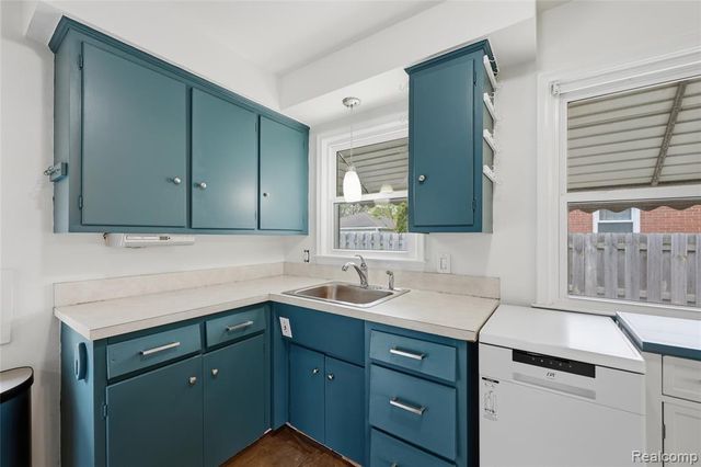 24920 Star Valley Drive, Saint Clair Shores, MI 48080