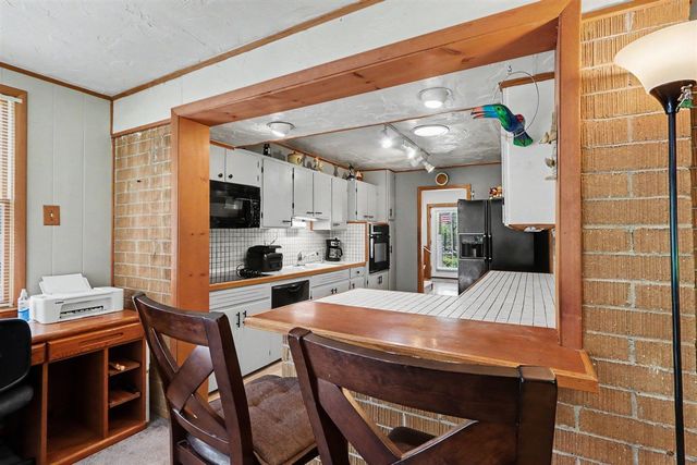 69193 Center Street, Paw Paw, MI 49079