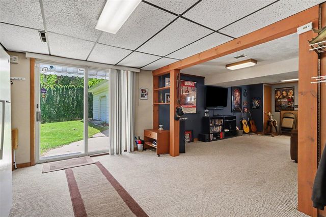 69193 Center Street, Paw Paw, MI 49079