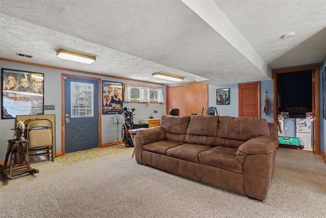 69193 Center Street, Paw Paw, MI 49079