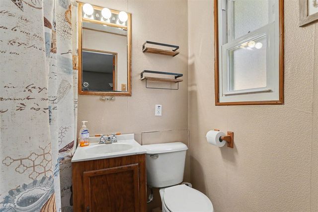 69193 Center Street, Paw Paw, MI 49079