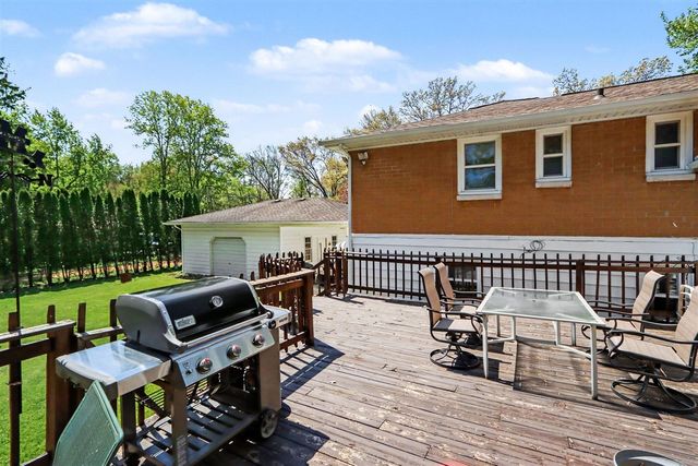 69193 Center Street, Paw Paw, MI 49079