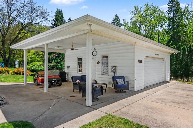 69193 Center Street, Paw Paw, MI 49079