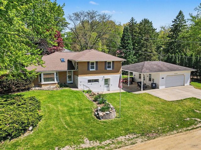 69193 Center Street, Paw Paw, MI 49079