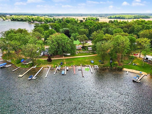 69193 Center Street, Paw Paw, MI 49079