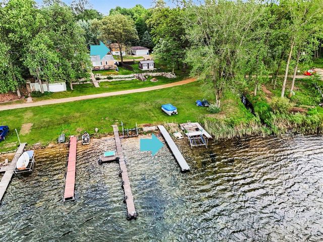69193 Center Street, Paw Paw, MI 49079