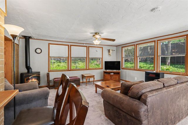 69193 Center Street, Paw Paw, MI 49079