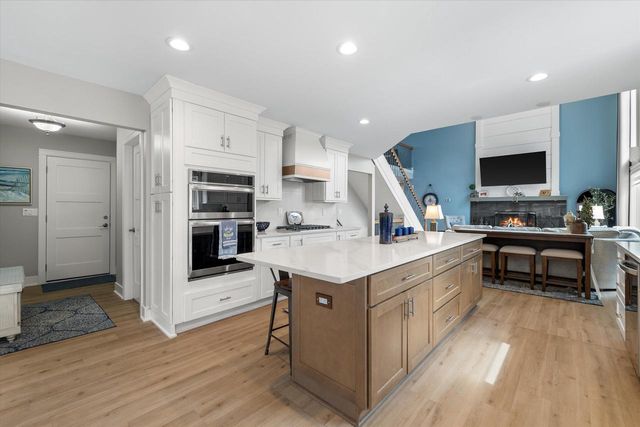 N29W26601 Peterson DRIVE, Pewaukee, WI 53072