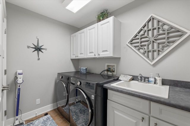 N29W26601 Peterson DRIVE, Pewaukee, WI 53072