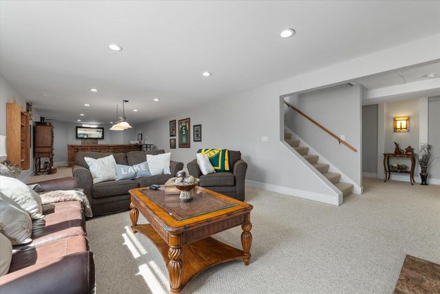 N29W26601 Peterson DRIVE, Pewaukee, WI 53072